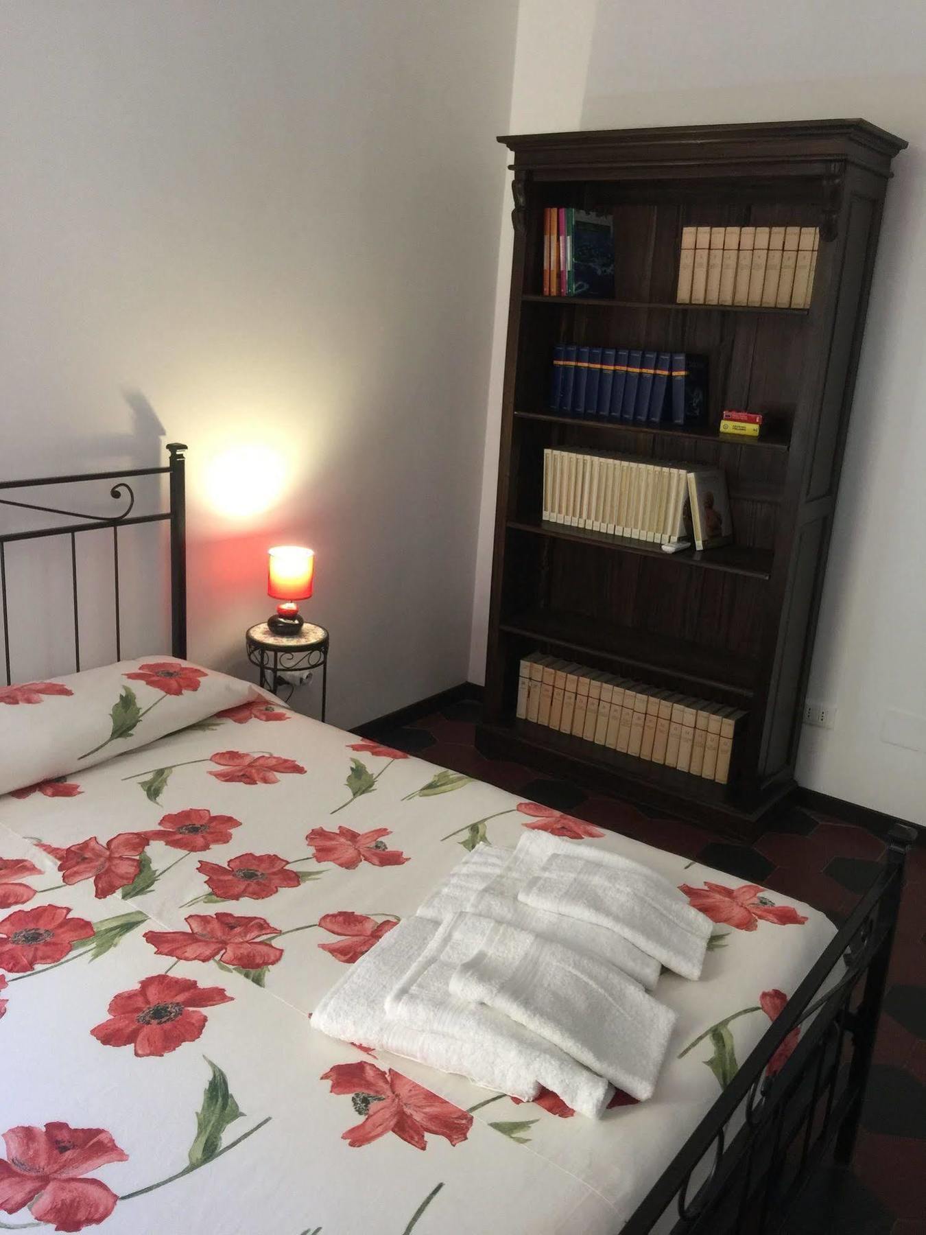 Roma Street Home Bagian luar foto